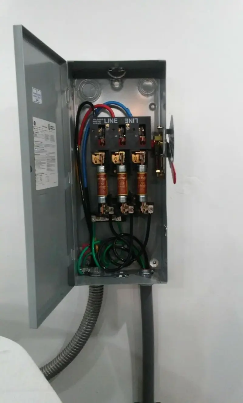 Three-phase disconnect switch installed for Smoke Detector Installation in Huber Ridge